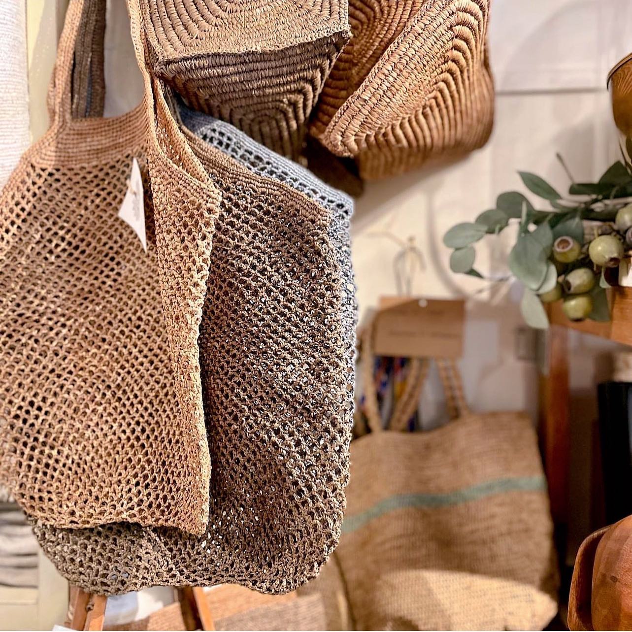 317202840_1252175405360996_2627801858994466426_n